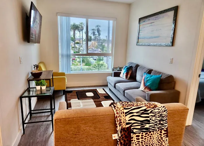 Urban Chic Residences In Central La