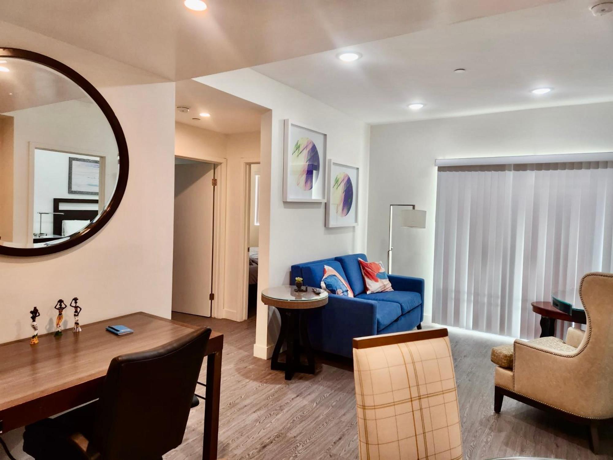 Urban Chic Residences In La Aparthotel