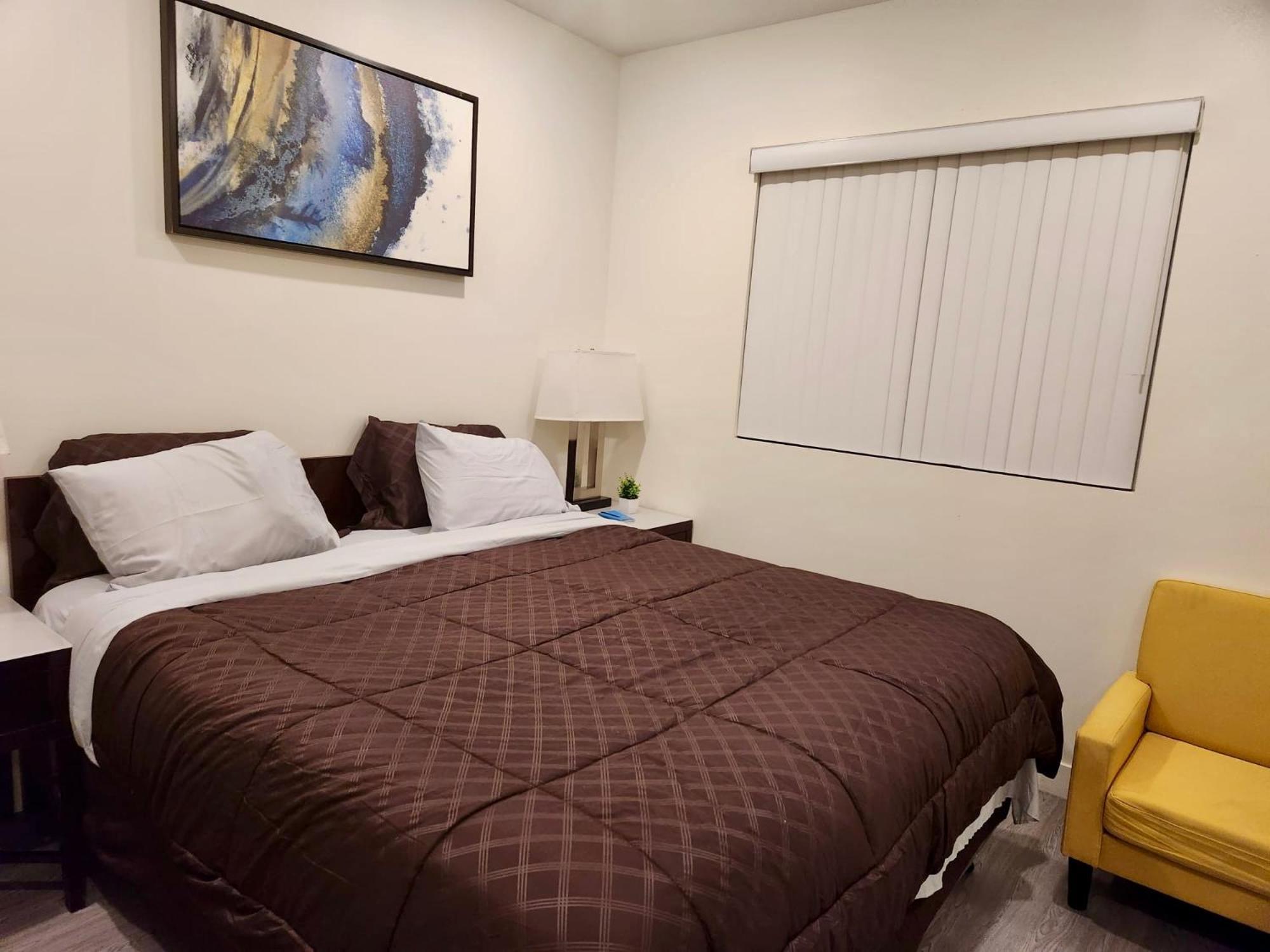 Aparthotel Urban Chic Residences In La *